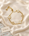 Shiny Clover Bracelet · Gold tone